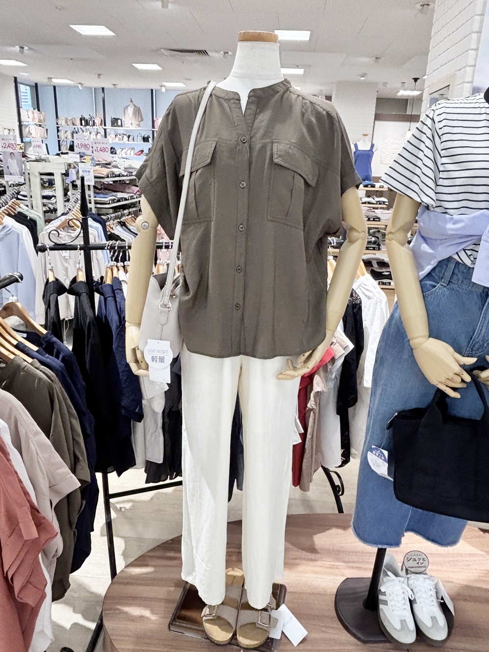 ハニーズ醍醐店のファッションアイテム