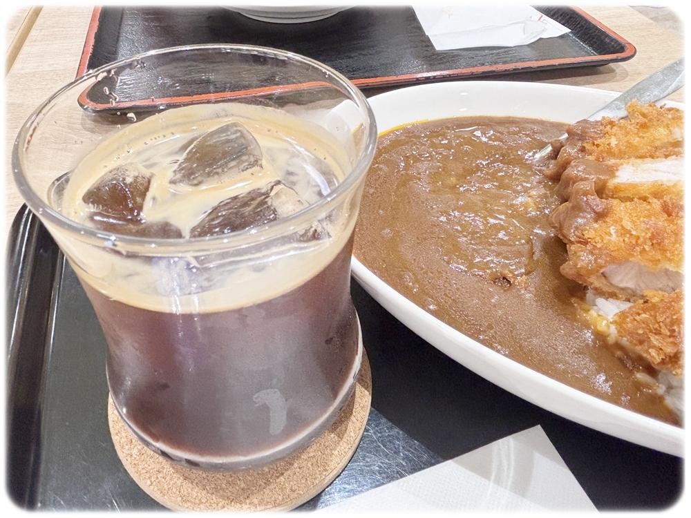 さと家 カツカレーのアップ写真