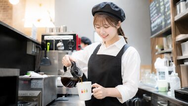 ホリーズカフェの仕事風景