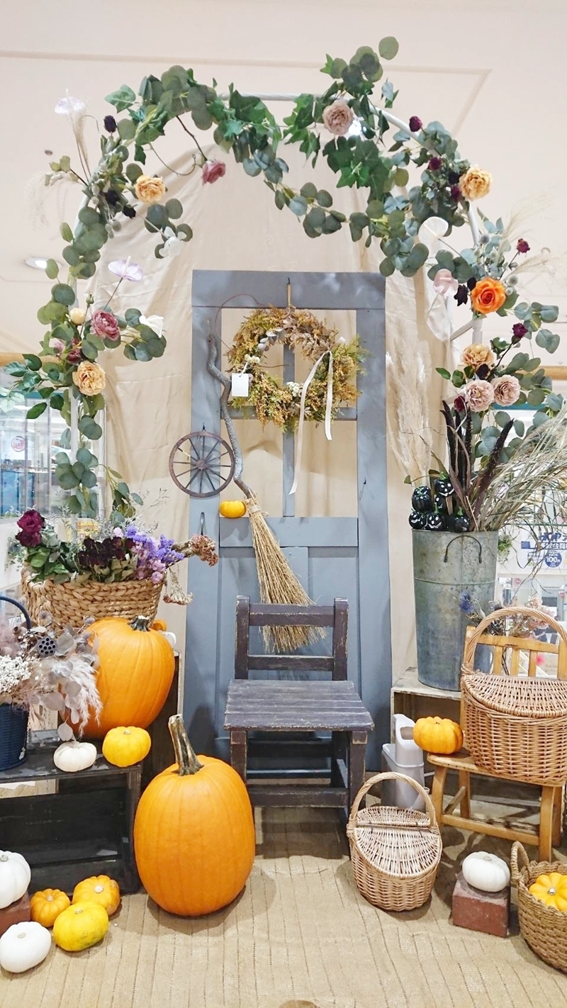 KAZのハロウィン装飾とフォトスポットの全景