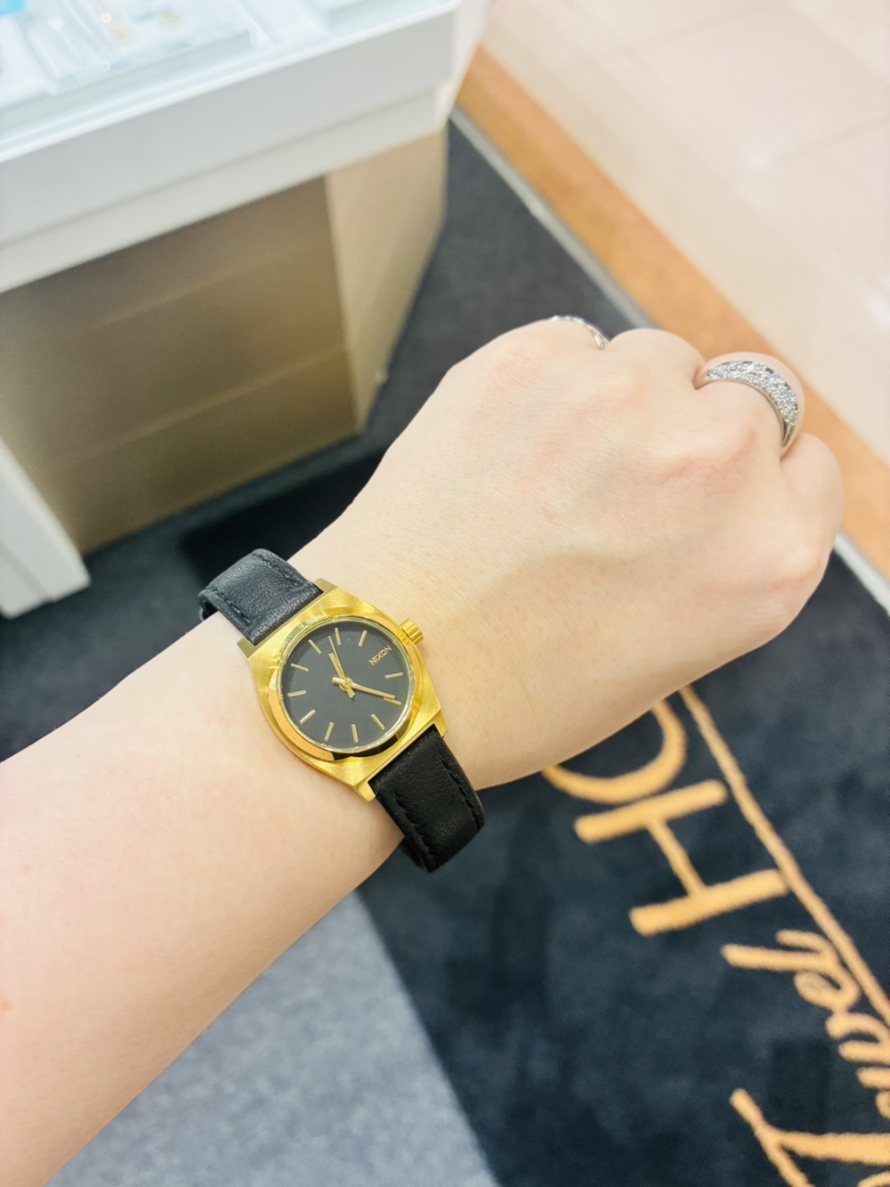 Jewel HOTTA 山科醍醐店 NIXON TIME TELLER 店頭商品